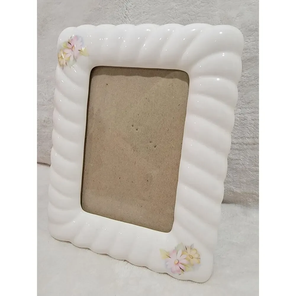 Small White Ceramic Floral Picture Frame For 3.5X 2.5 Picture Taiwan Vintage